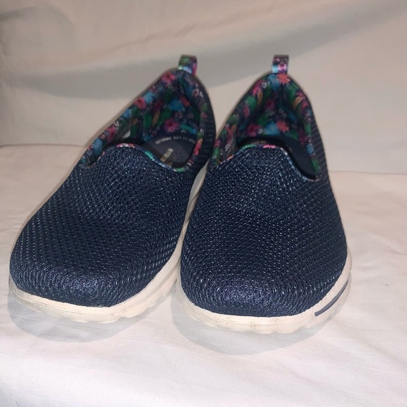 Skechers GOWalk Classic Vegan Washable Slip-Ons - Summer Blossom 8 - Picture 6 of 10